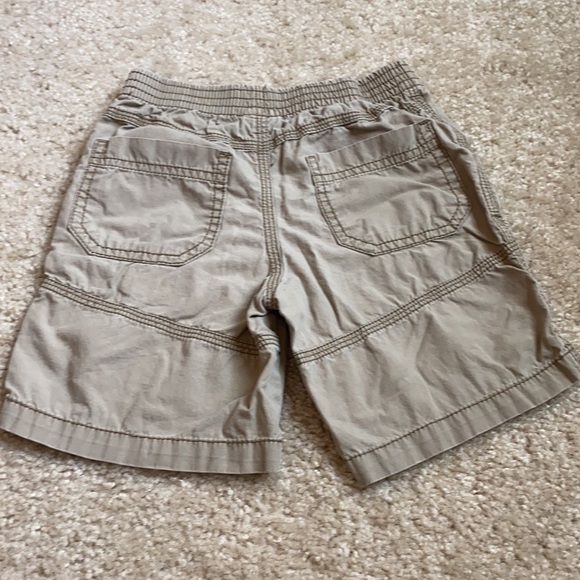 Boys khaki short - Picture 2 of 3